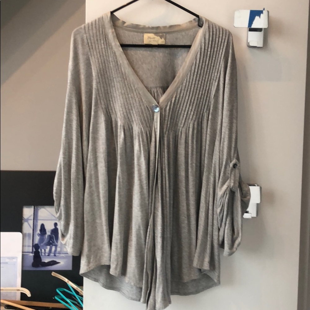 Super soft satin collar lined blouse